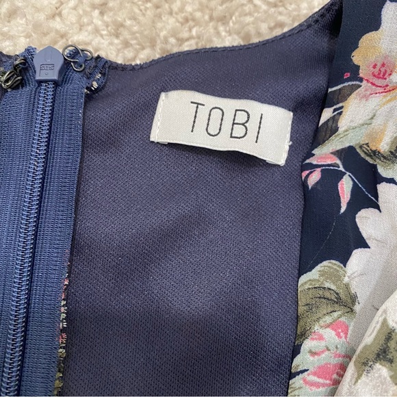 TOBI navy blue floral romper with cap sleeves - Picture 7 of 9